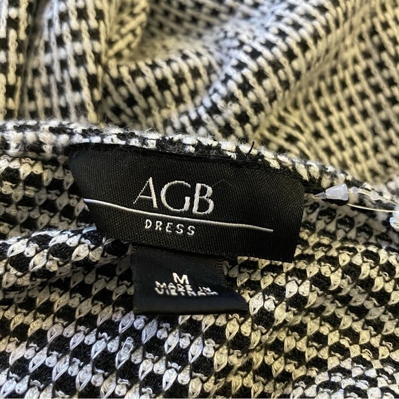 AGB Women's Tab Sleeve Dress with Necklace Black White Medium - Picture 7 of 7